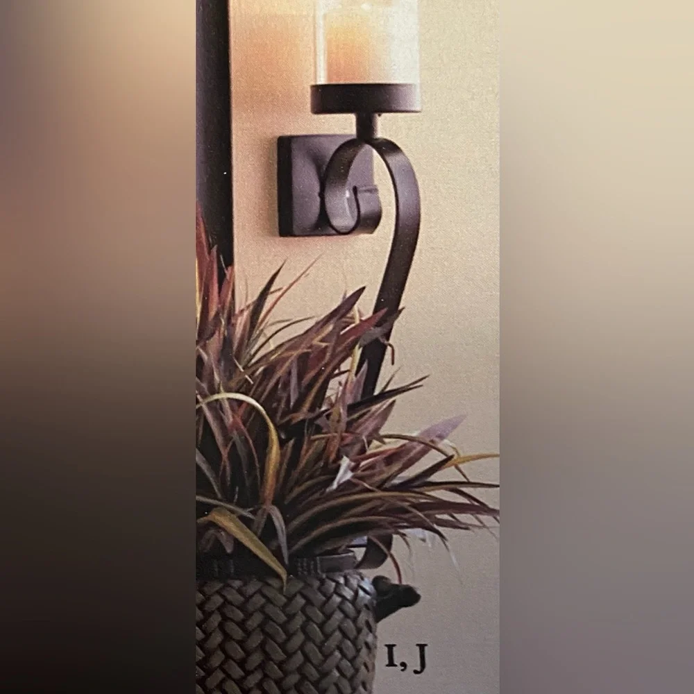 VARIEGATED SPIDER BUSH (1) (faux). Home Interiors. 14” high - Picture 5 of 7